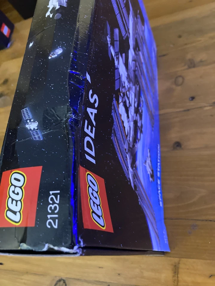 LEGO 21321 Ideas NASA Estación Espacial Internacional Caja Nueva Pero Dañada Foto 2 de 3