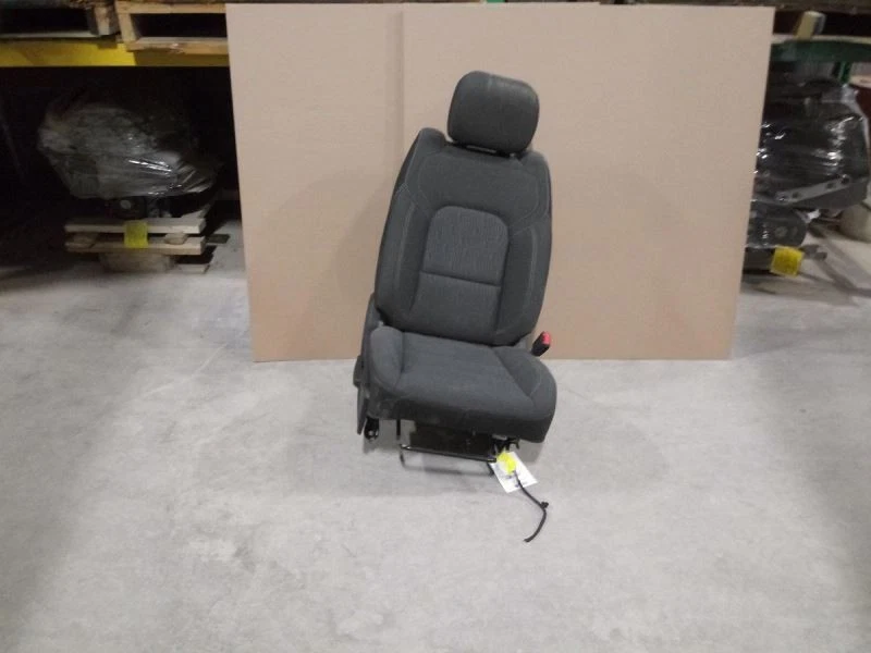 Asiento con canastilla delantero derecho pasajero 68272071AC compatible con 19-23 Ram 1500 2758779 Foto 2 de 4