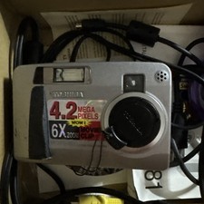 Toshiba PDR-M81 Digital Camera With Box And Memory Instructions. Tested Works.