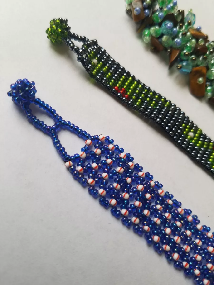 Louis Vuitton  Diy friendship bracelets patterns, Beaded jewelry patterns,  Bead work jewelry