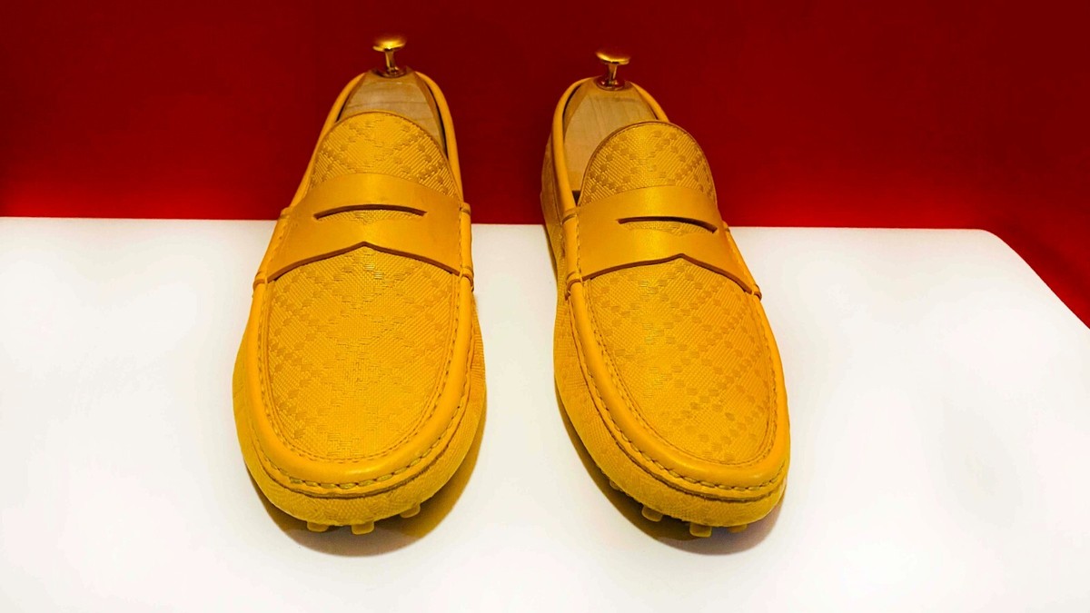 靴 Gucci Gold-Bid Leather Loafers 6 1/2B Gucci women shoes horsebit loafer red suede gold metal size