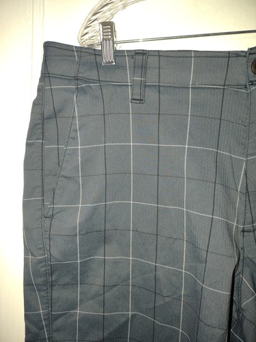 Under Armour Men's Heatgear Chino Shorts Size 40 Loose Fit Gray Flat Front - Picture 2 of 4
