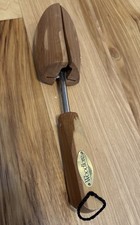 One Woodlore Cedar Shoe Tree Size M Adjustable Split Toe Made in USA