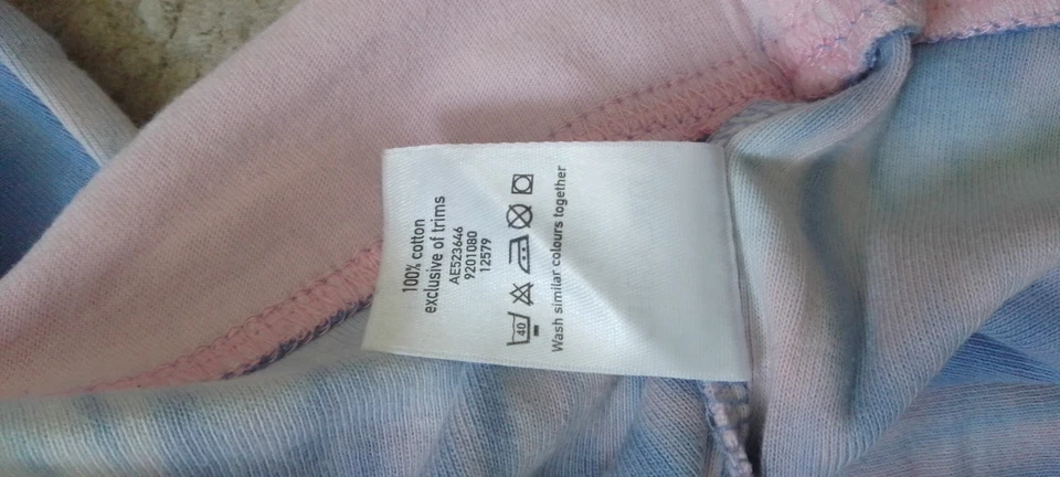 Cherokee Girls Long sleeve Tie-dye pattern T-shirt Age 6-7 yrs - Image 4 of 4