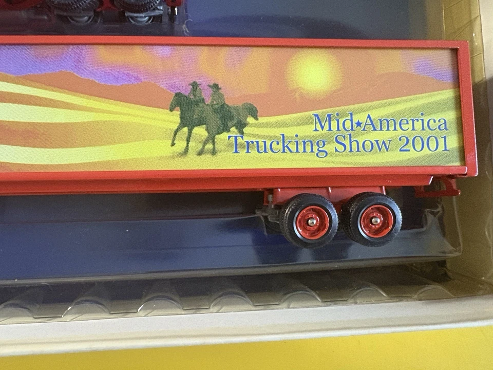 Mid America Trucking Show '01 Winross Truck 1/64 KENWORTH SEMI TRUCK W/BOX RARE - Image 4 of 4