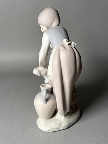 Vintage Lladro "CARESS AND REST" Matte Porcelain - Picture 4 of 5