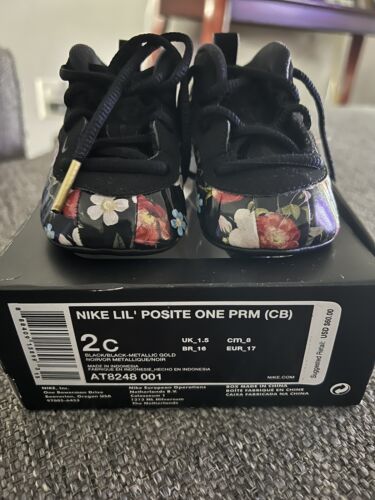 NIKE LITTLE POSITE ONE PREMIUM LACE UP SHOES BABY SIZE 2C Box AT8248-001 FLORAL - Afbeelding 1 van 4