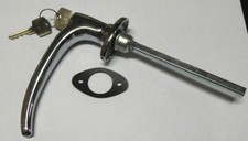 DOOR HANDLE (LOCKING WITH KEYS) CHROME LH OR RH COMPATIBLE WITH FORD TRACTOR Q C
