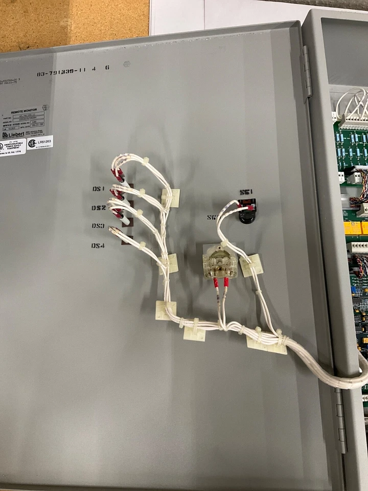 Panel remoto de sincronización de bus de carga extendida Liebert (ELBS) 83-791339-11 Foto 2 de 4