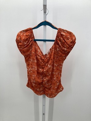 Size Medium Juniors Short Sleeve Shirt