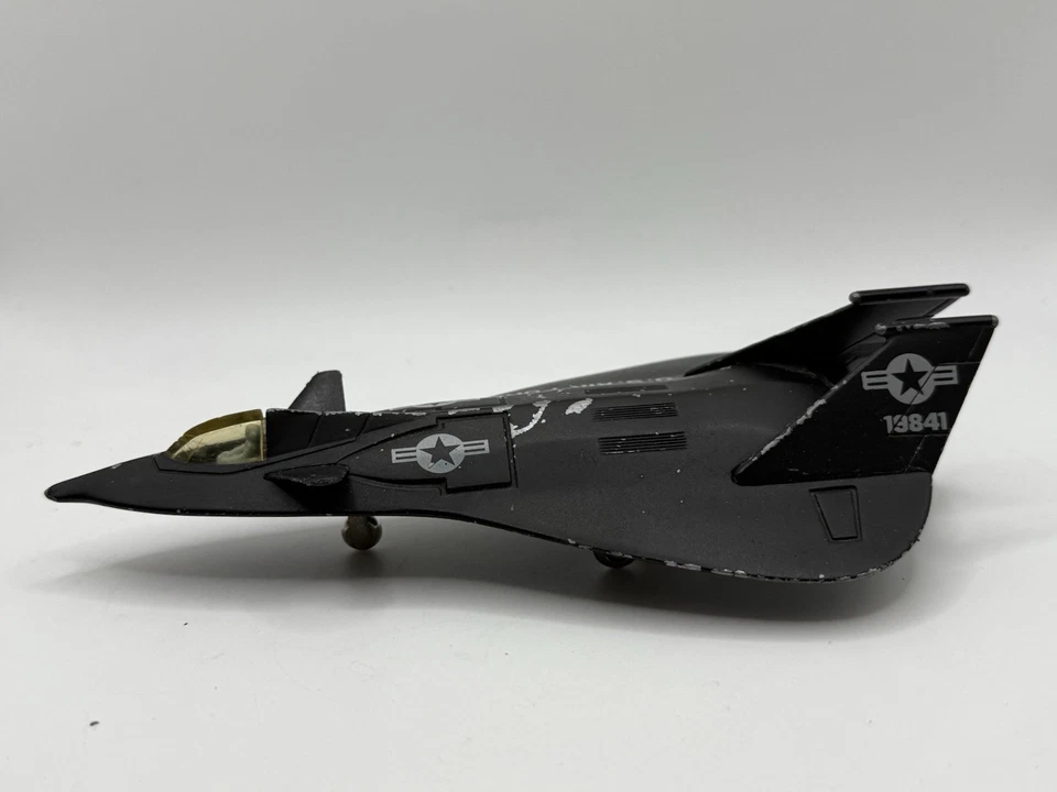 Ertl F-19 Military Stealth Fighter Jets Bundle X2 US AIR FORCE Diecast Metal - Image 2 of 4