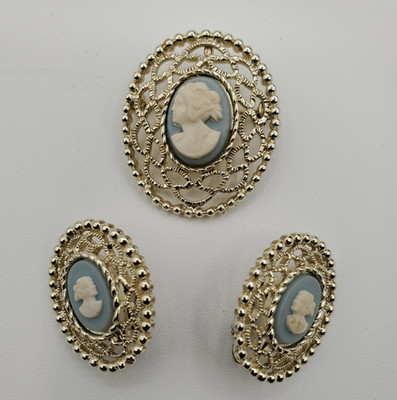 Vtg Sarah Coventry Baby Blue Cameo Silver Tone Brooch Pendant Earrings Set
