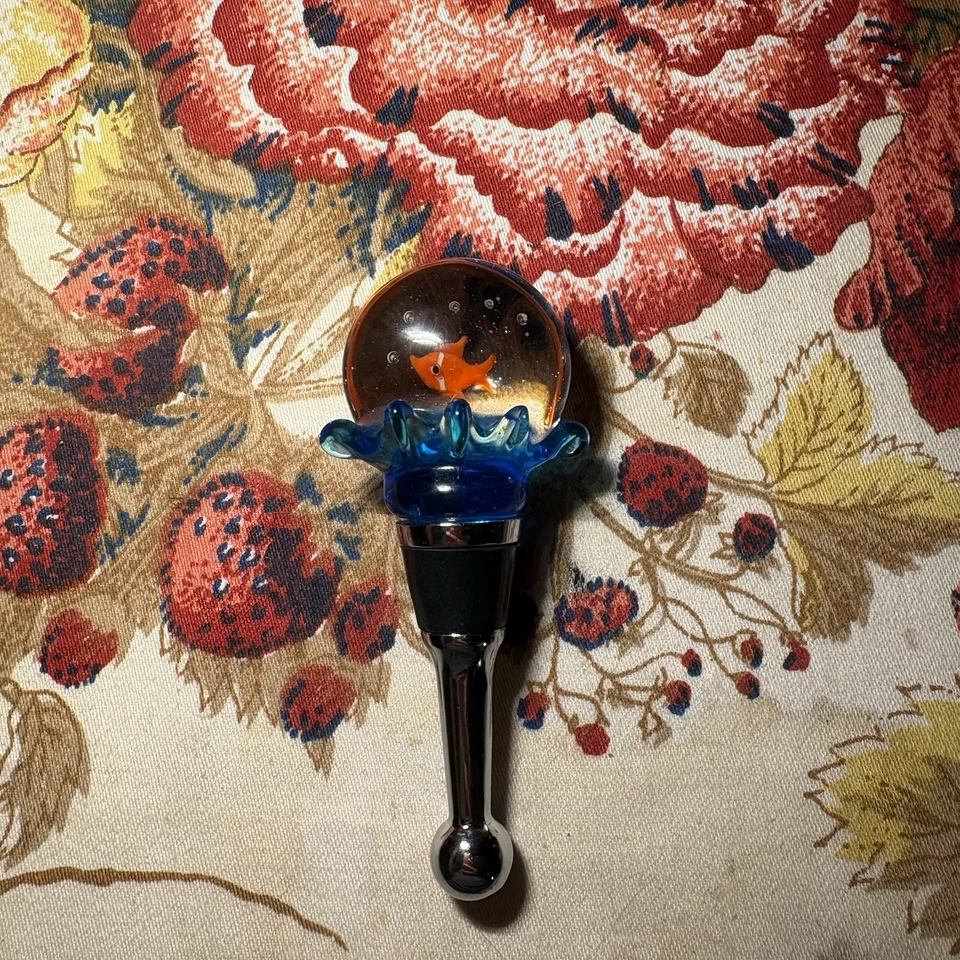 Copo soprado peixe em uma tigela rolha de vinho aquática por True Fabrications Of Seattle - Imagem 3 de 4