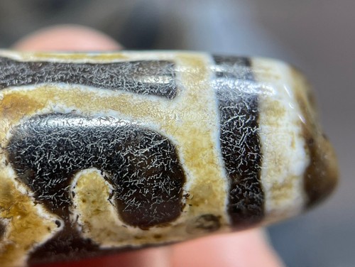 Vecchio amuleto tibetano nepalese himalayano occhio antico vecchio talismano Dzi perline 莲师法帽天珠 - Foto 6 di 9