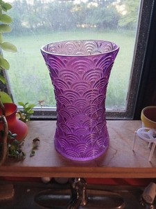 Pro-flowers floral vase iridescent purple swirl pattern glass