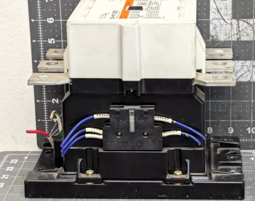 Fuji SC-N11 300 Motor Starter 3NC5F 3-Pole, 200 - 600 VAC, 100 - 250 HP [B3S4]
