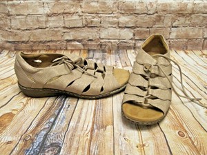 tan fisherman sandals
