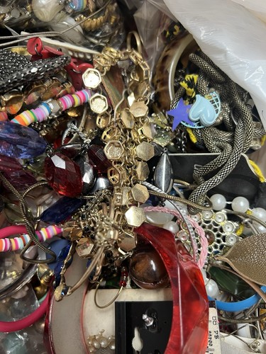 11 Lbs HUGE Jewelry Lot Pieces Parts Craft Repair Some Wear Mix Junk J3 - Picture 2 of 8