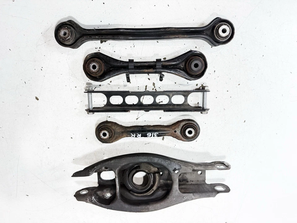 BMW E82 E90 E91 E92 128 135I 325I 328I 335I REAR Passenger CONTROL ARM SET RH - Image 2 of 4