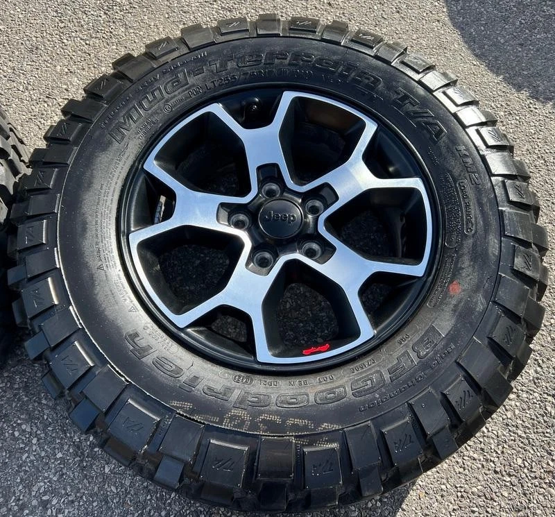 5 ORIGINAL 17" ALU SOMMERRÄDER JEEP WRANGLER JL 255/75R17 111/108R NEUWERTIG - Bild 3 von 4