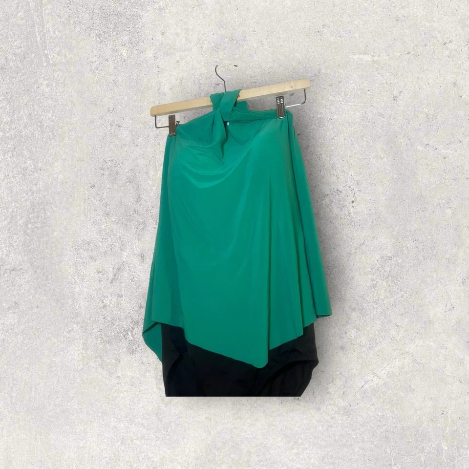 Traje de baño halter verde cuello alto Venus para mujer pañuelo PLUS talla 24 Foto 2 de 4