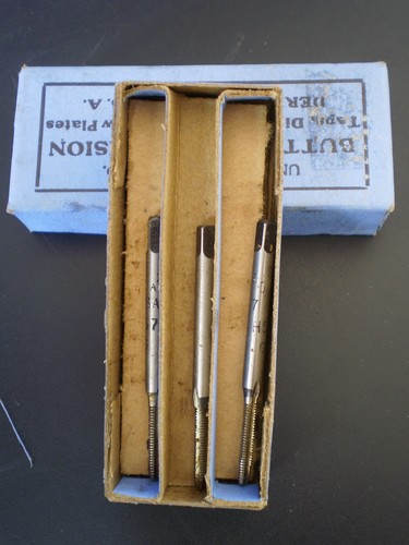 7 BA 3 Piece Vintage Hand Tap Set Made in USA Includes Taper, Int and Plug NOS - Foto 5 di 5