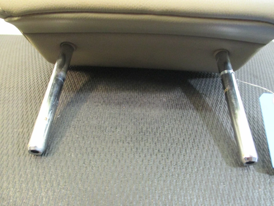 Infiniti I35 2002 4 puertas VQ35 pasajero trasero derecho cuero reposacabezas (tan-p) Foto 2 de 4