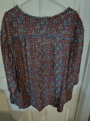 Caslon Blouse Size S Floral Multi Color Short Sleeve V neck Frayed Look Accents - Picture 5 of 5