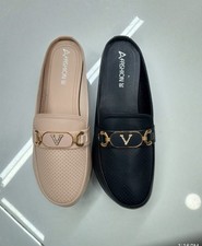 A Fashion Women's Perforated Loafer