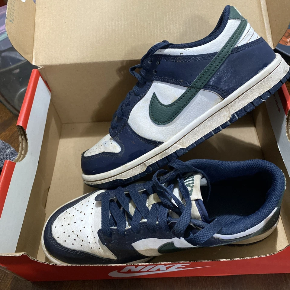 Nike Dunk Blue & Green SZ 4Y - Image 3 of 4