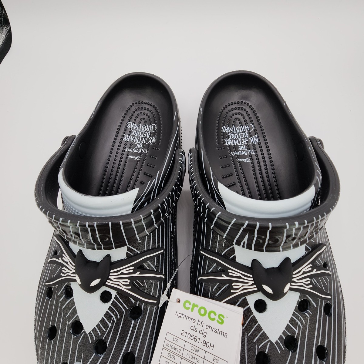 Crocs Nightmare Before Christmas M10 W12 Classic Clog Black  display picture 1