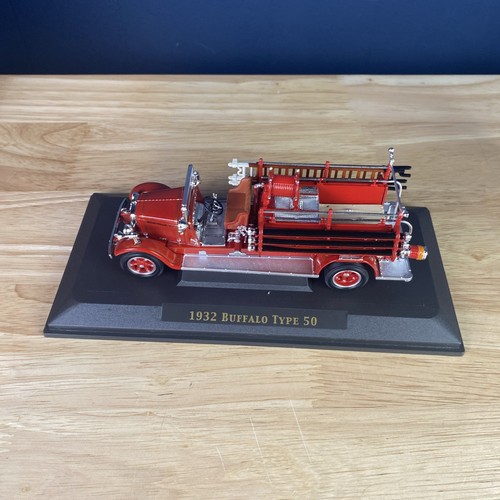 Fire Engine Signature Series 1932 Buffalo Type 50 Diecast Plastic Case 1:43 - Picture 2 of 13
