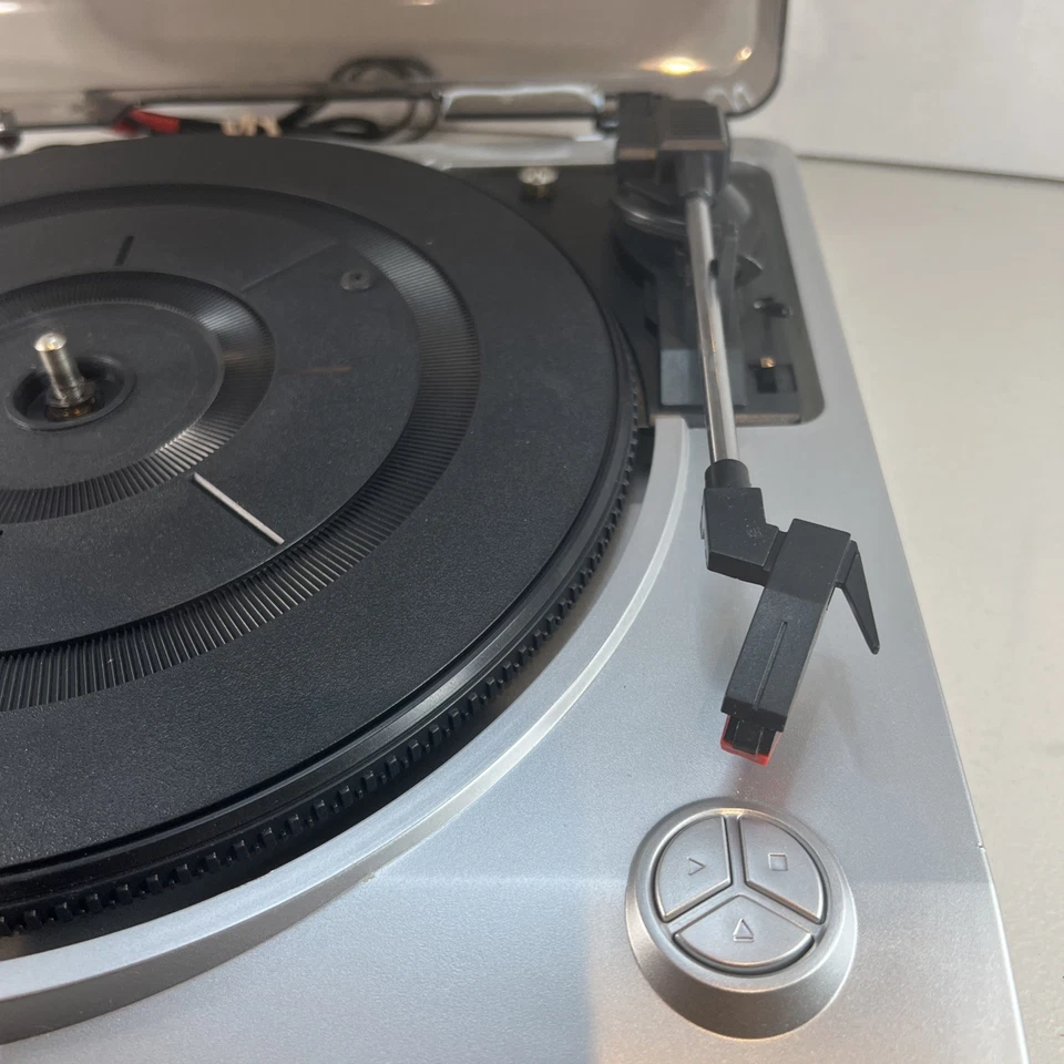 Innovative Technology ITUT-201 USB Turntable Record From Vinyl To PC Via USB - Image 4 of 4