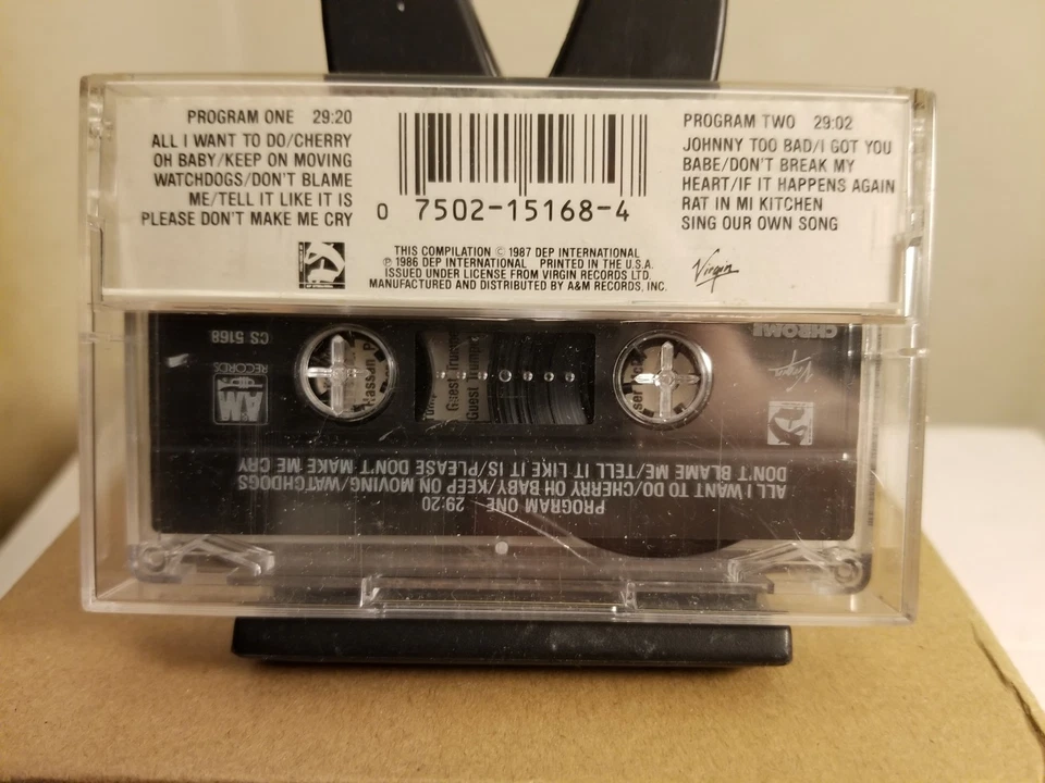 UB40 CCCP: Live! In Moscow by UB40 (Cassette Tape) 📼 1987, A&M (USA) 0:59m VGC✔ - Imagem 2 de 4