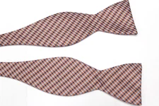 1291  )  JOHN LAINGFORD    MEN'S BOW TIE  100% SILK  MADE IN CHINA