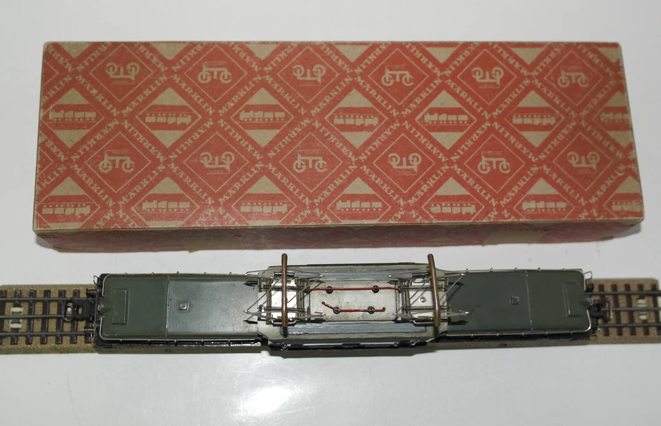 MARKLIN H0 : CCS 800 loco svizzera SBB BR Ce 6/8 Coccodrillo rara in orig. box + - Immagine 4 di 4