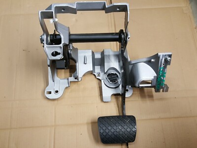 AUDI A4 B8 8K AUTOMATIKGETRIEBE PEDALKASTEN BREMSPEDAL 8K0723495