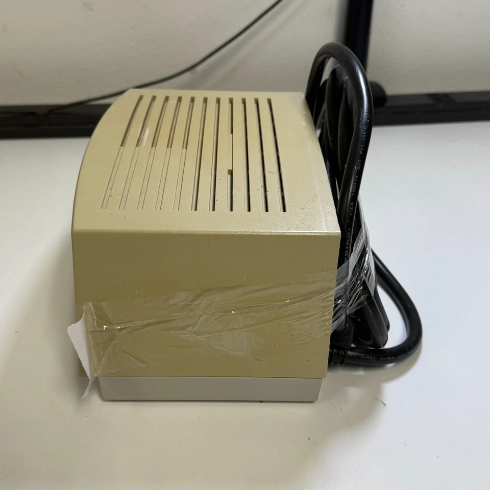 APC Automatic Voltage Regulator | LE1200 | Line-R 1200 Tested Working - Image 3 of 4