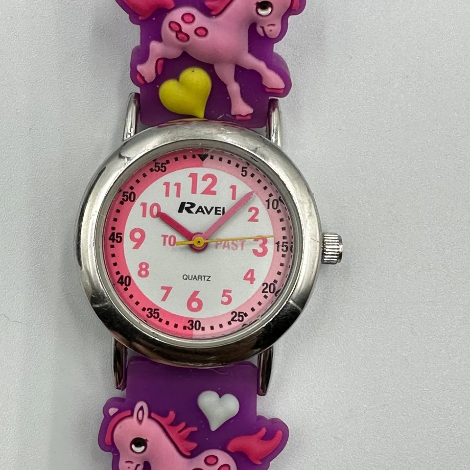 Reloj Unicornio Niñas Esfera Rosa Banda Silicona Púrpura Tono Plateado Batería Nueva 8" Foto 2 de 4