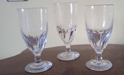 3 alte gedrehte Absinth Bistro Gläser