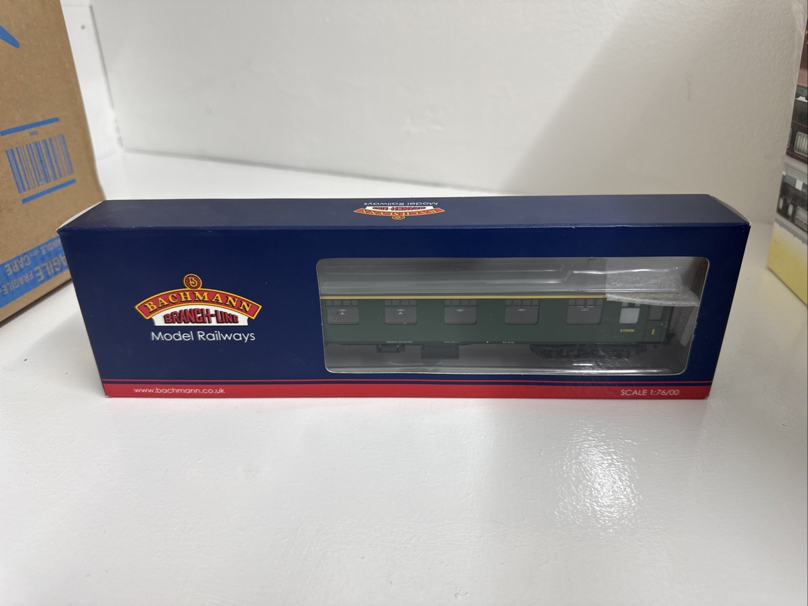 Bachmann 39-153D BR Mk1 FK First Corridor (SR) Green Passenger Coach S13006