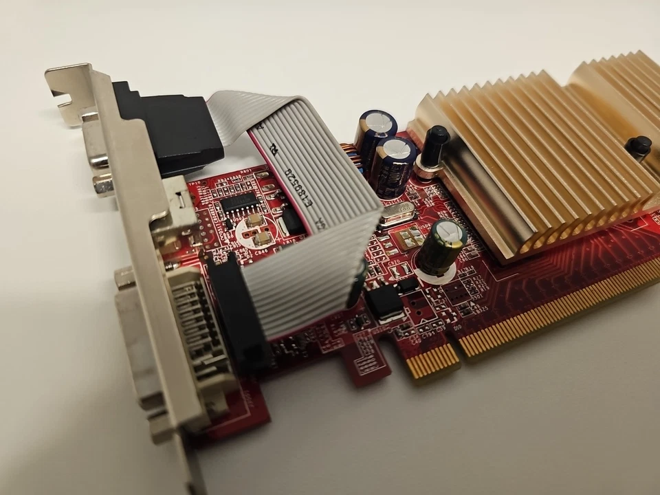 MSI 256MB / NX6200TC-TD64ESLF- MSI GeForce 6200TC Graphics Card - USED - Image 4 of 4