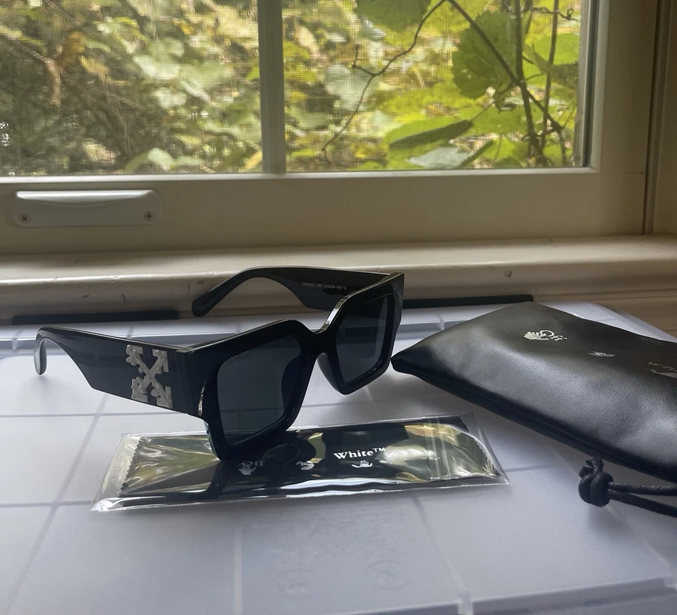 免费送货 Off-White Square Virgil 太阳镜黑白 OERI003 1007 — 第 2/4 张图片