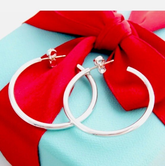 TIFFANY AND CO EARRINGS SILVER HOOPS TIFFANY AND CO EARRINGS SILVER HOOPS