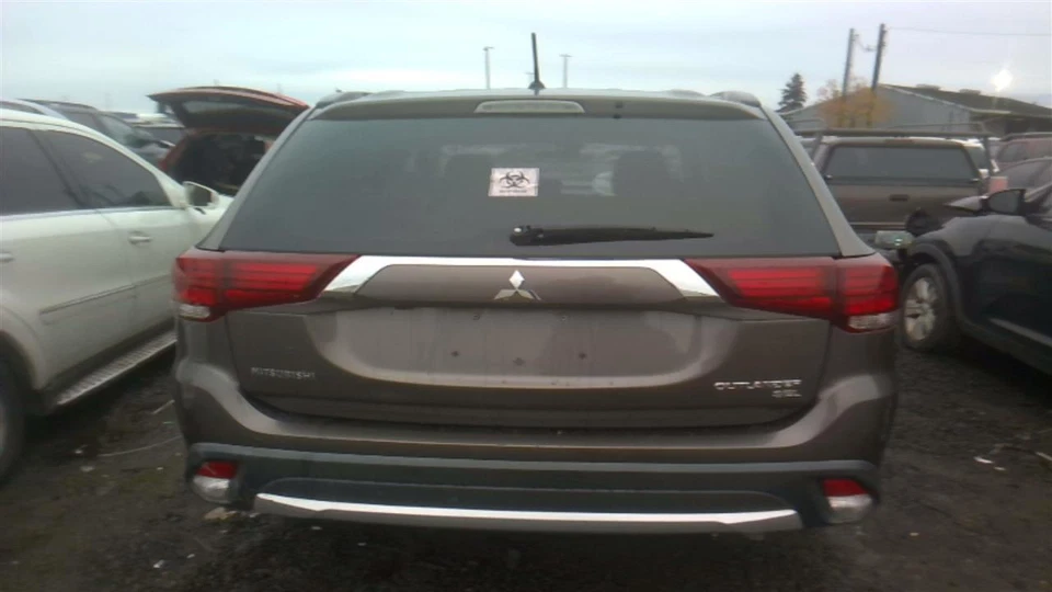 Pinza de freno de disco delantera izquierda usada se adapta a: Mitsubishi Outlander 2016 delantera L Foto 3 de 4