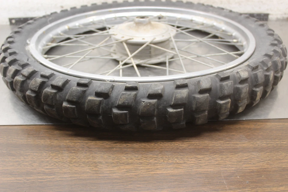 Llanta delantera Kawasaki G5 100 1974 (2,75-19) H105 Foto 2 de 4