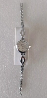 BEIKE Ladies Beautiful Silver Tone Quartz Watch