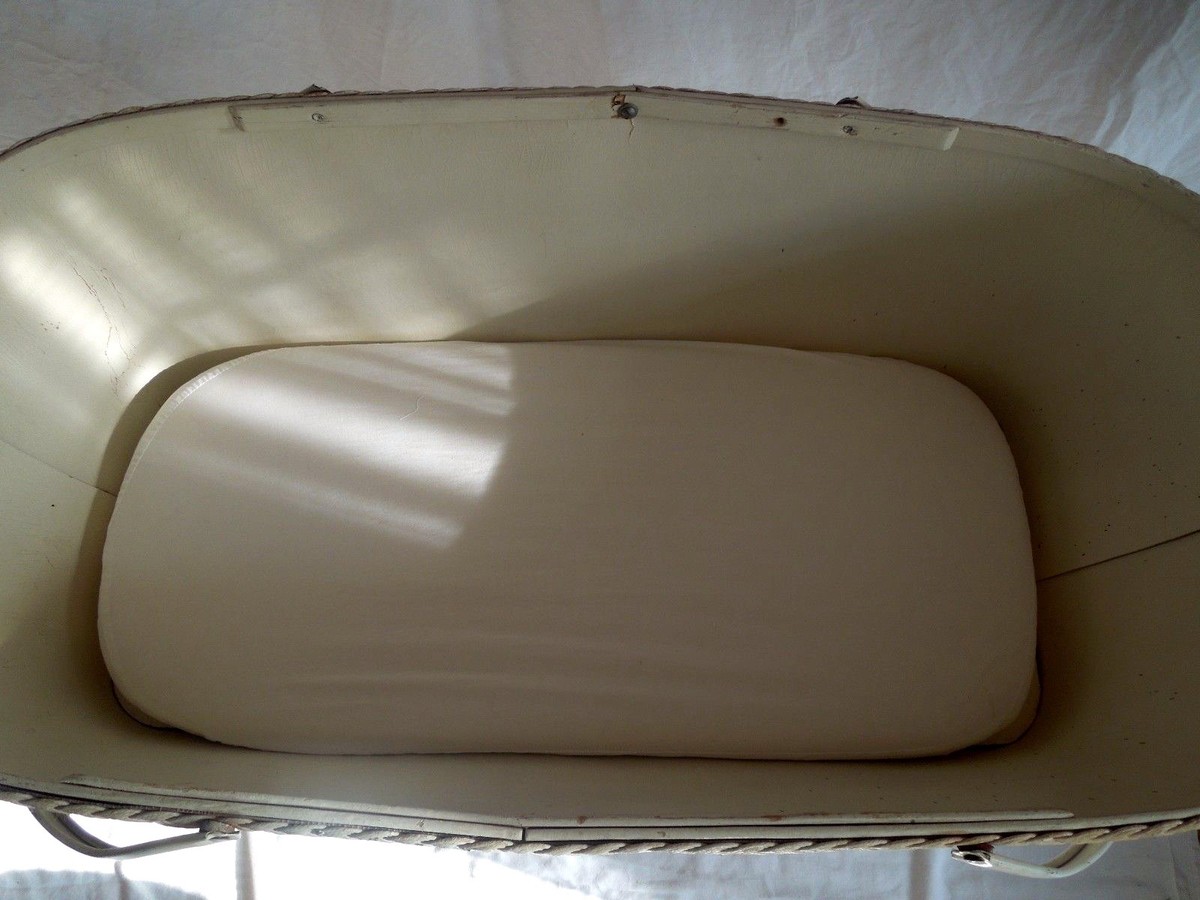 Vintage Red-Man Baby Bassinet Basket~Folding Legs~includes Mattress  Pad~Ivory