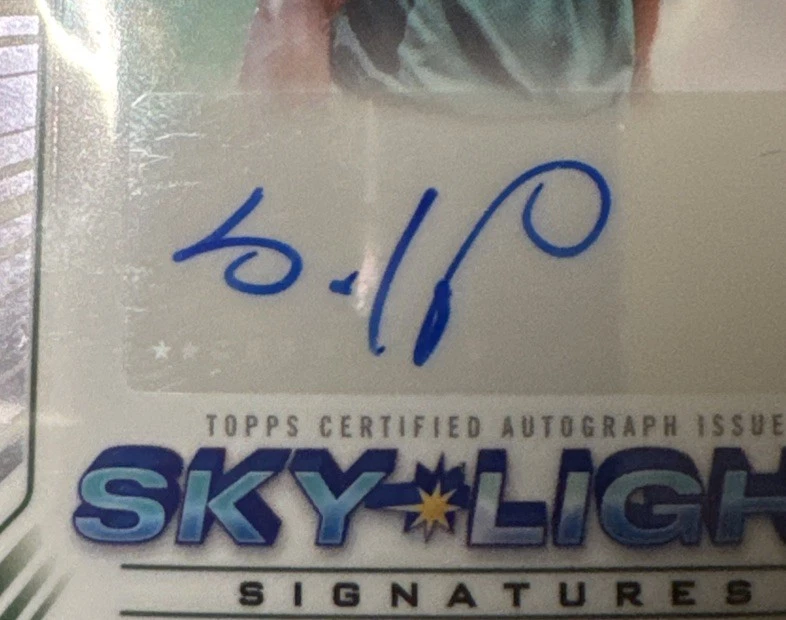 Shawn Kemp 24-25 Topps Chrome Sky Light Shawn Kemp AUTO SLS-SK - Image 3 of 3