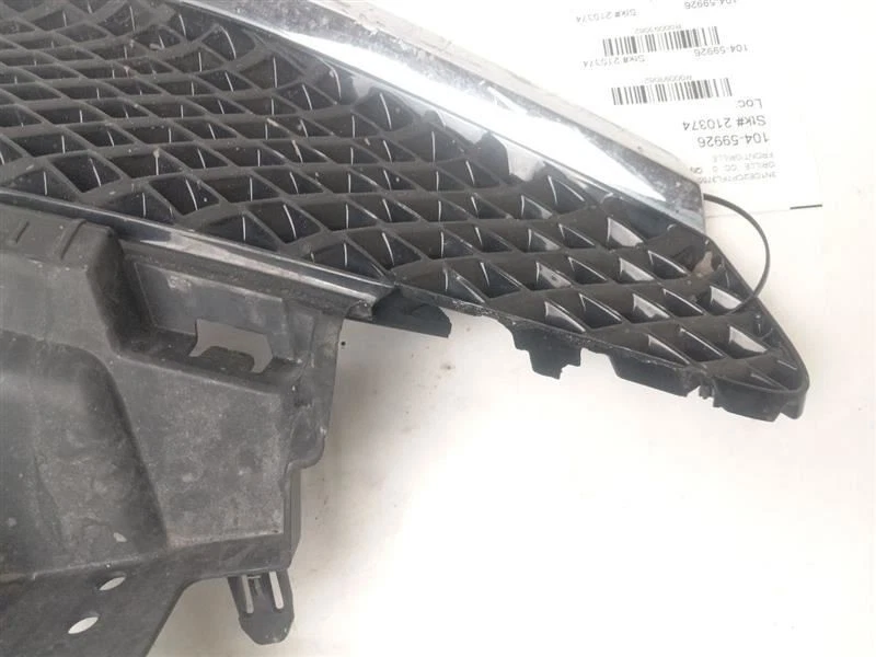 REJILLA DELANTERA para Nissan Versa 2015 - 2016 OEM Foto 3 de 4